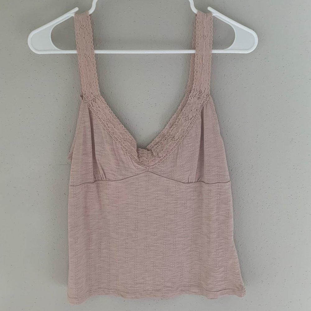 Soft Casual Lace Neckline and Sleeveless French Tank Top Camisole